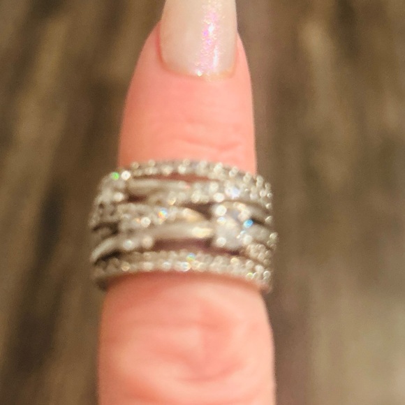 Dazzling Silver Women's Ring - Picture 3 of 6